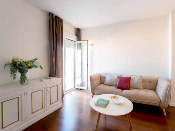 Plaza Mina Suites - Adults Recommended by Luxury Suites Cadiz : photo 4 de la chambre apartamento gran lujo vista catedral - 2 dormitorios