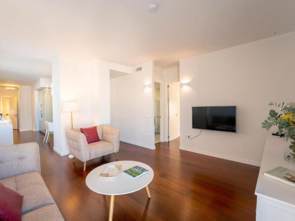 Plaza Mina Suites - Adults Recommended by Luxury Suites Cadiz : photo 5 de la chambre apartamento gran lujo vista catedral - 2 dormitorios