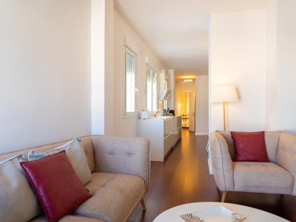 Plaza Mina Suites - Adults Recommended by Luxury Suites Cadiz : photo 10 de la chambre apartamento gran lujo vista catedral - 2 dormitorios