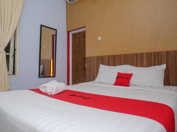 RedDoorz At Pondok Eyang Obi Sleman : photo 9 de la chambre chambre double deluxe