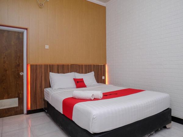 RedDoorz At Pondok Eyang Obi Sleman : photo 6 de la chambre chambre double deluxe
