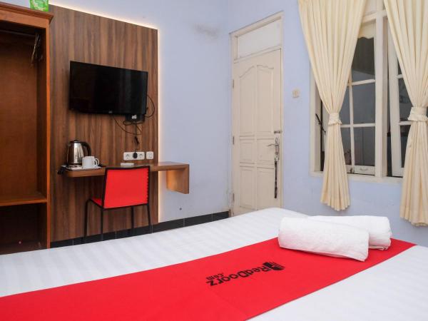RedDoorz At Pondok Eyang Obi Sleman : photo 2 de la chambre chambre double deluxe