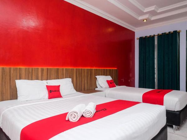 RedDoorz At Pondok Eyang Obi Sleman : photo 1 de la chambre chambre familiale deluxe