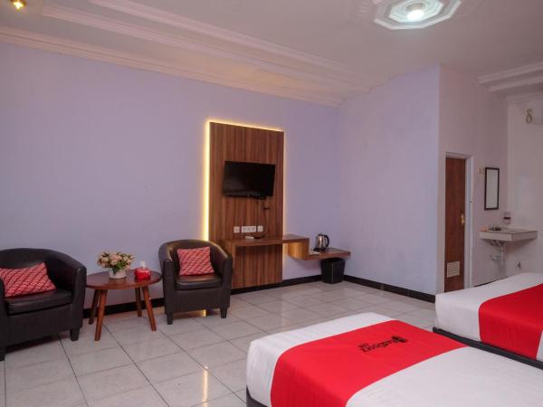 RedDoorz At Pondok Eyang Obi Sleman : photo 2 de la chambre chambre familiale deluxe