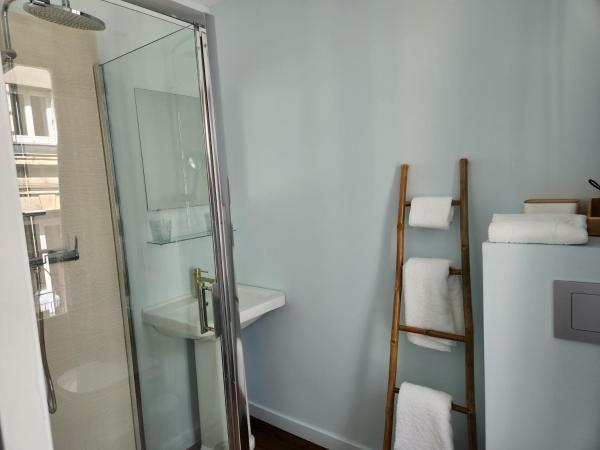 LE ZOLA : photo 4 de la chambre chambre double deluxe avec douche