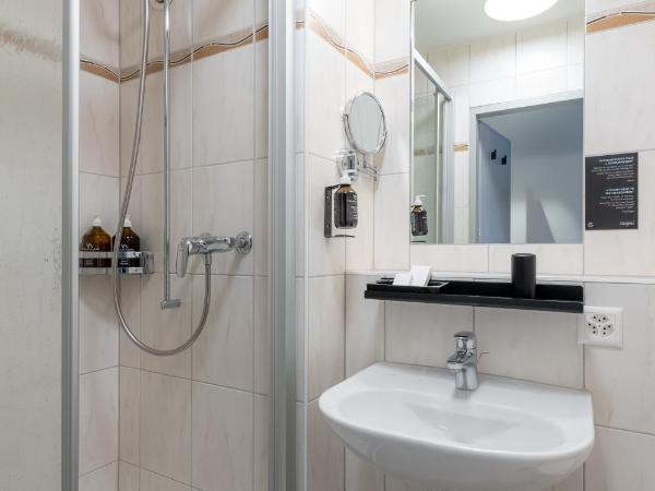 Victoria Hotel & Residence : photo 7 de la chambre chambre standard avec lits superposés