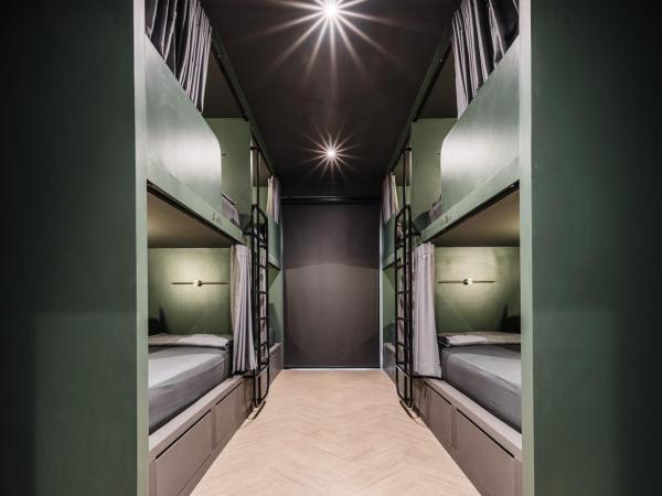 Cher Hostel Bangkok : photo 2 de la chambre lit superposé dans dortoir mixte