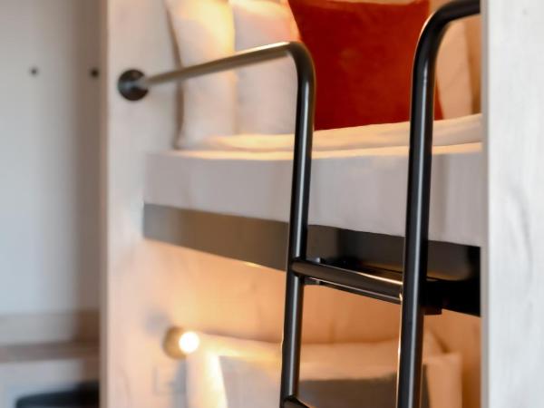 Victoria Hotel & Residence : photo 1 de la chambre chambre standard avec lits superposés