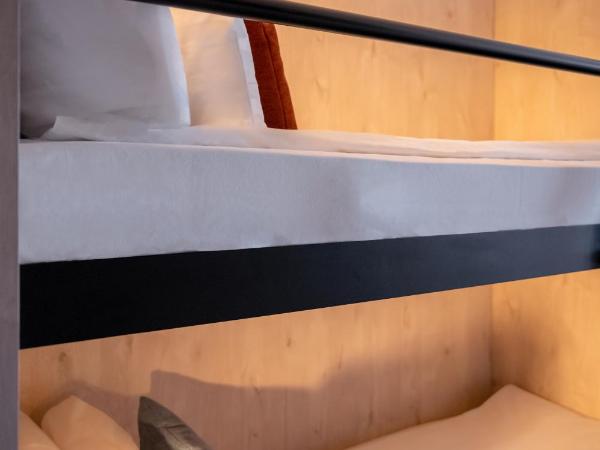 Victoria Hotel & Residence : photo 6 de la chambre chambre standard avec lits superposés