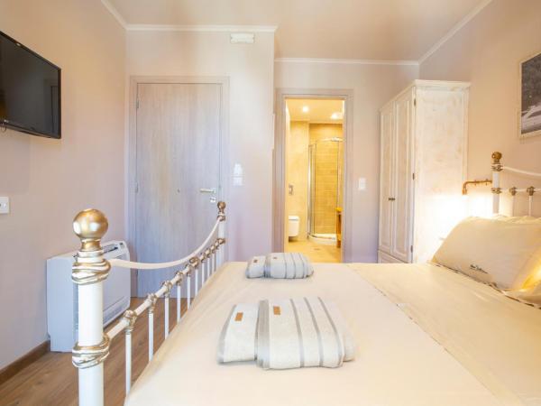 BELLA VITA boutique hotel lefkada : photo 3 de la chambre chambre double deluxe - vue latérale sur mer