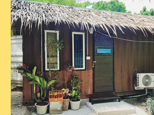 Do Dee Cafe Bangkok Hostel : photo 2 de la chambre chalet 1 chambre