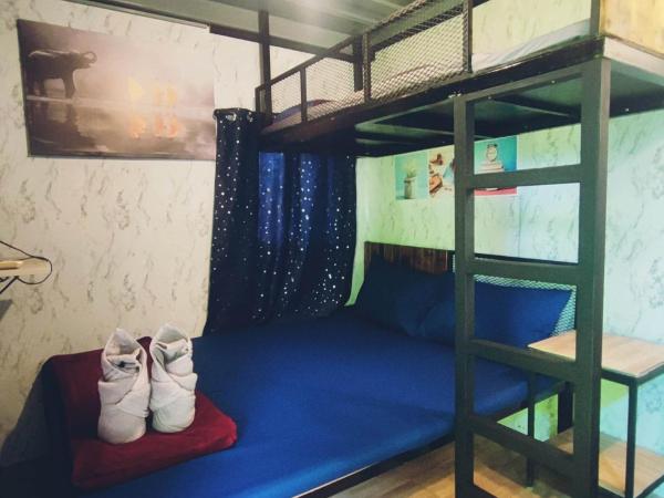 Do Dee Cafe Bangkok Hostel : photo 4 de la chambre chalet 1 chambre