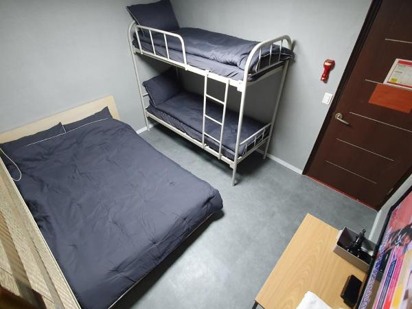 Seven Hostel : photo 2 de la chambre chambre lits jumeaux