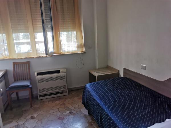 HOTEL BISSI : photo 4 de la chambre chambre simple avec salle de bains privative