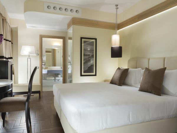 Erbavoglio Hotel : photo 2 de la chambre chambre quadruple avec balcon 