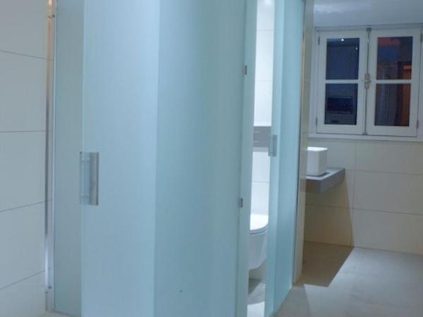 Serenata Hotel & Hostel Coimbra : photo 2 de la chambre lit superposé dans chambre lits jumeaux