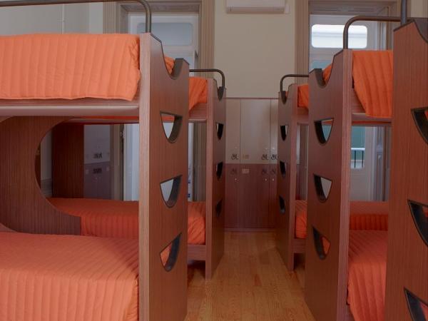 Serenata Hotel & Hostel Coimbra : photo 3 de la chambre lit superposé dans dortoir pour femmes