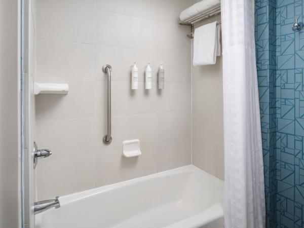 Homewood Suites Atlanta Midtown : photo 2 de la chambre chambre 2 lits queen-size avec baignoire - accessible aux personnes malentendantes et à mobilité réduite