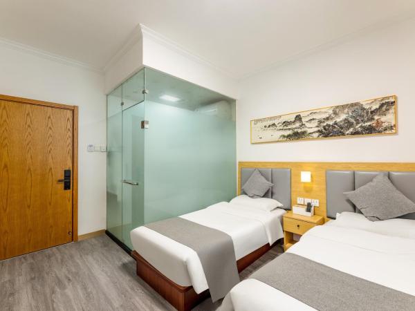 Happy Dragon Hotel - close to Forbidden City&Wangfujing Street&free coffee &English speaking,Newly renovated with tour service : photo 3 de la chambre chambre lits jumeaux