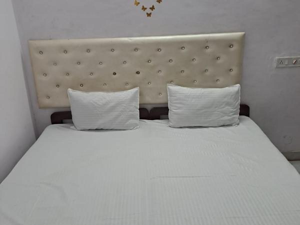 Shree Krishna Hotel : photo 6 de la chambre chambre double