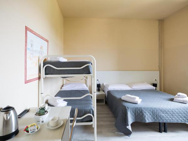 Hostel 7 : photo 1 de la chambre chambre quadruple