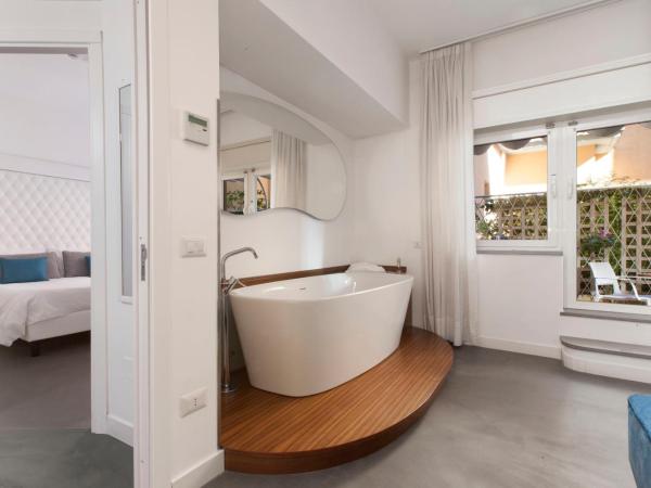 Hotel Tasso Suites & Spa : photo 8 de la chambre suite junior deluxe