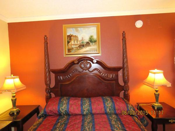 Central Inn Motel : photo 3 de la chambre chambre lit queen-size deluxe