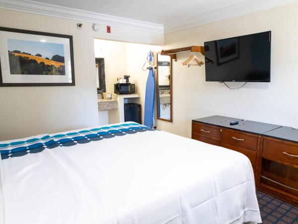 Baymont by Wyndham College Park Atlanta Airport South : photo 1 de la chambre chambre lit king-size - non-fumeurs