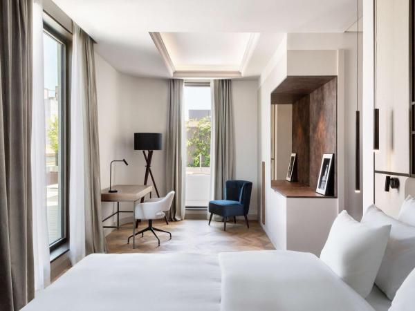 Radisson Collection Hotel, Magdalena Plaza Sevilla : photo 3 de la chambre chambre collection premium avec terrasse et bain à remous