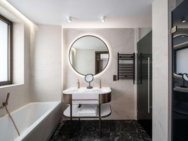 Radisson Collection Hotel, Magdalena Plaza Sevilla : photo 3 de la chambre suite junior avec terrasse et jacuzzi