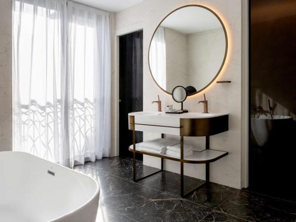 Radisson Collection Hotel, Magdalena Plaza Sevilla : photo 6 de la chambre suite présidentielle avec terrasse et bain à remous