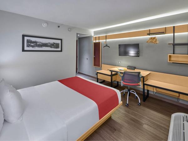 City Express by Marriott Monterrey Aeropuerto : photo 3 de la chambre chambre lit queen-size