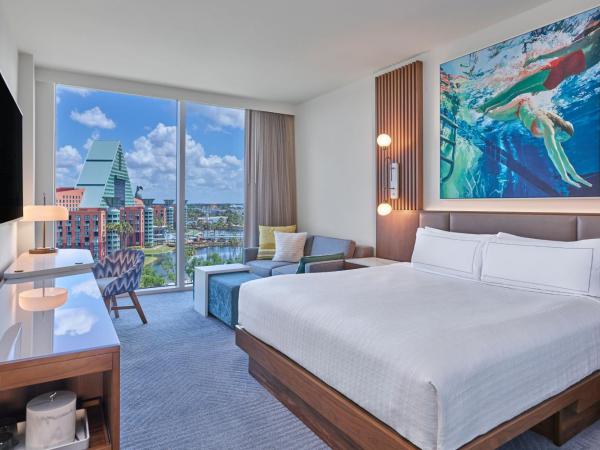 Walt Disney World Swan Reserve : photo 1 de la chambre traditional epcot view, guest room, 1 king, sofa bed (includes early entry to disney theme parks)