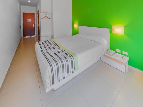 City Express Junior by Marriott Veracruz Aeropuerto : photo 2 de la chambre chambre lit queen-size 