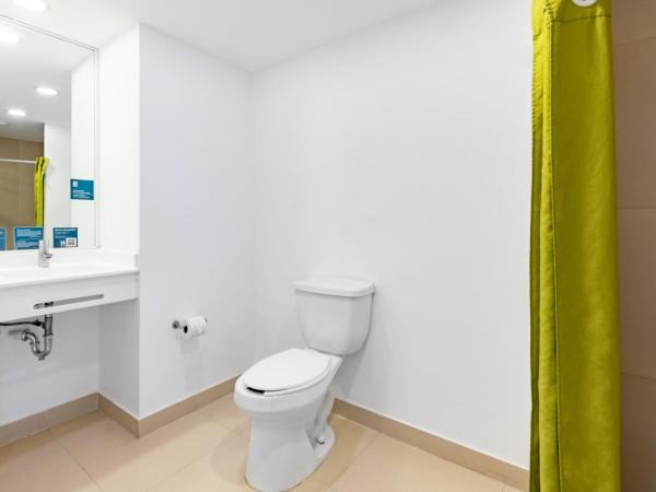 City Express Junior by Marriott Veracruz Aeropuerto : photo 4 de la chambre chambre lit queen-size 