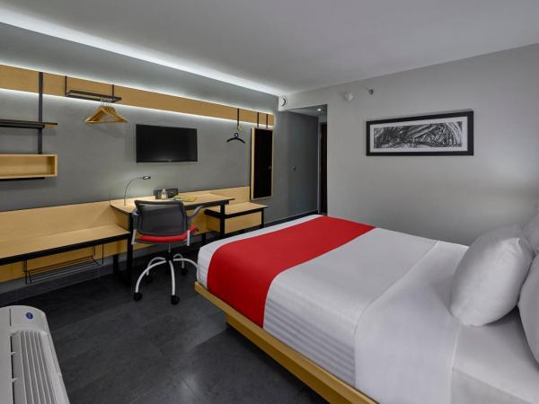 City Express by Marriott Veracruz : photo 1 de la chambre chambre lit queen-size 
