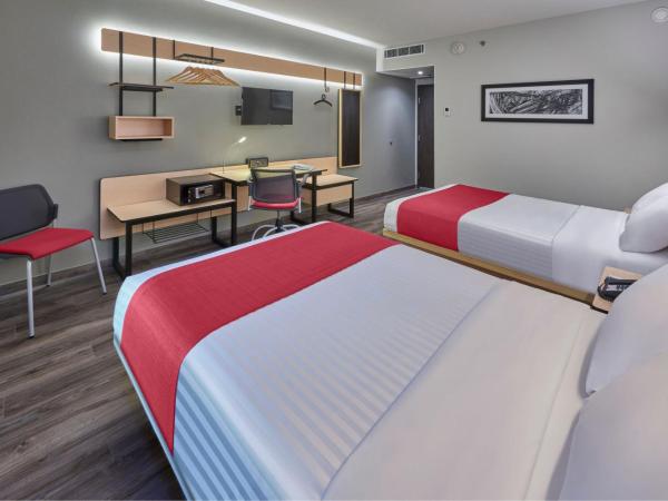 City Express Plus by Marriott Puerto Vallarta : photo 1 de la chambre chambre double avec 2 lits doubles