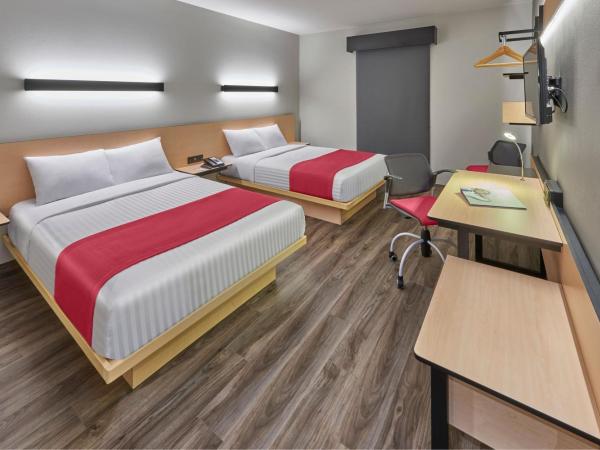 City Express Plus by Marriott Puerto Vallarta : photo 2 de la chambre chambre double avec 2 lits doubles
