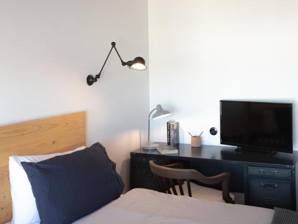 Columbano Suites - Self Check In Accomodations - Praça de Espanha, Sete Rios - Bookable parking : photo 10 de la chambre chambre lits jumeaux deluxe