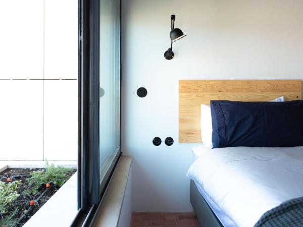 Columbano Suites - Self Check In Accomodations - Praça de Espanha, Sete Rios - Bookable parking : photo 10 de la chambre chambre deluxe