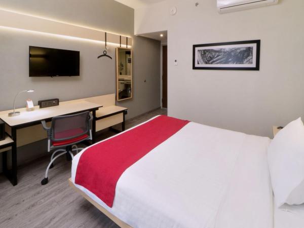 City Express Plus by Marriott Monterrey Galerías : photo 3 de la chambre chambre lit queen-size 