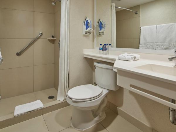 City Express by Marriott Puebla FINSA : photo 9 de la chambre chambre lit queen-size 