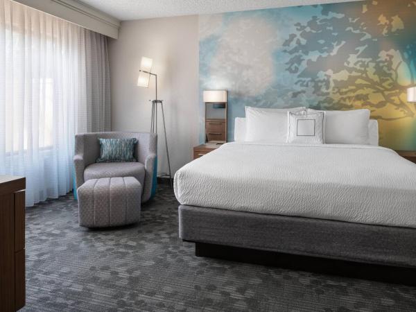 Courtyard by Marriott Las Vegas Convention Center : photo 1 de la chambre suite lit king-size avec canapé-lit