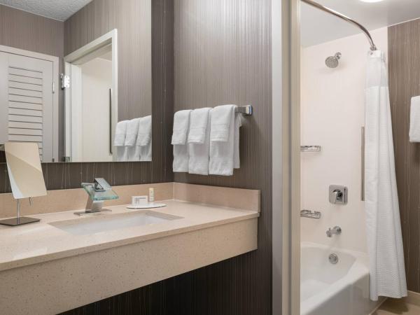 Courtyard by Marriott Las Vegas Convention Center : photo 5 de la chambre chambre lit king-size avec canapé-lit