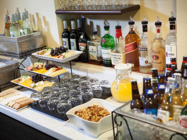 Marriott Savannah Riverfront : photo 8 de la chambre chambre double ou king concierge