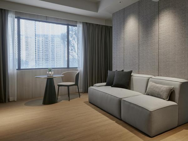 PARKROYAL COLLECTION Kuala Lumpur : photo 4 de la chambre suite lifestyle lit king-size