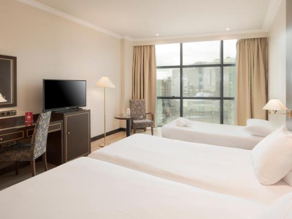 Exe Oviedo Centro : photo 4 de la chambre chambre double ou lits jumeaux standard (3 adultes)