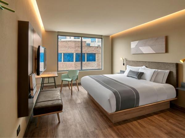 City Express Plus by Marriott Ciudad de Mexico Interlomas : photo 2 de la chambre chambre lit king-size