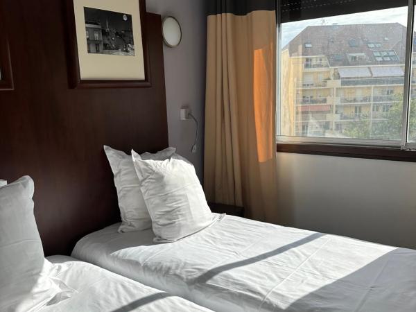 Hôtel Du Centre Annemasse : photo 3 de la chambre chambre lits jumeaux
