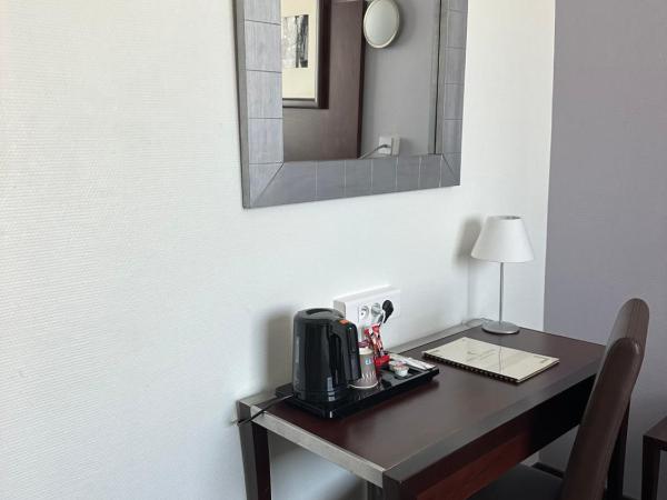 Hôtel Du Centre Annemasse : photo 4 de la chambre chambre lits jumeaux